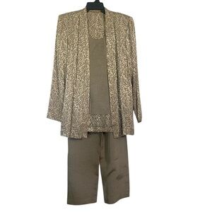 R&M Richards by Karen Kwong Suit (2Pc) women’s size 10